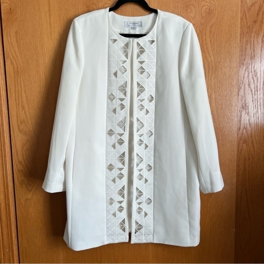 Tahari size 16 white open accent longline blazer